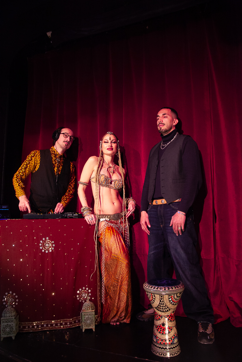 SULTANA — DJ, danza y percusión